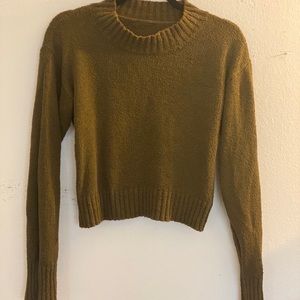 DOÉN sample cropped olive sweater, M